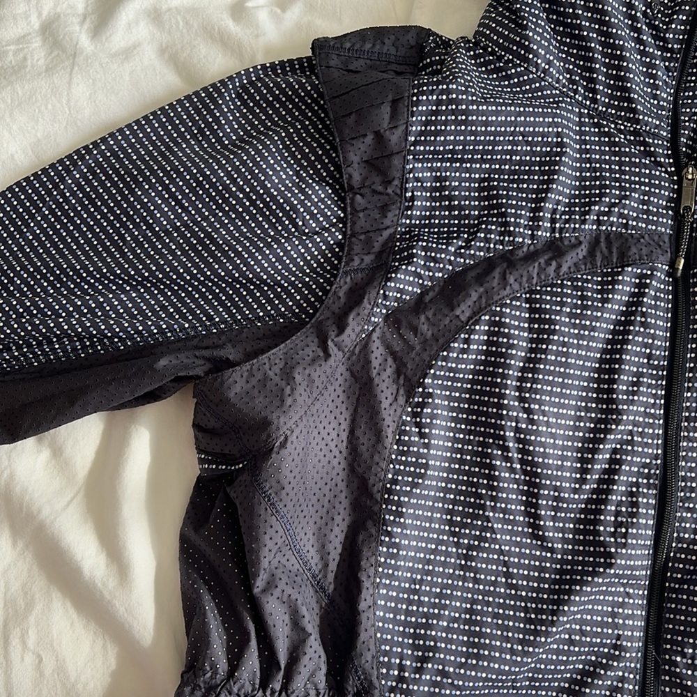 Lululemon Running Jacket - Picture 5 of 8